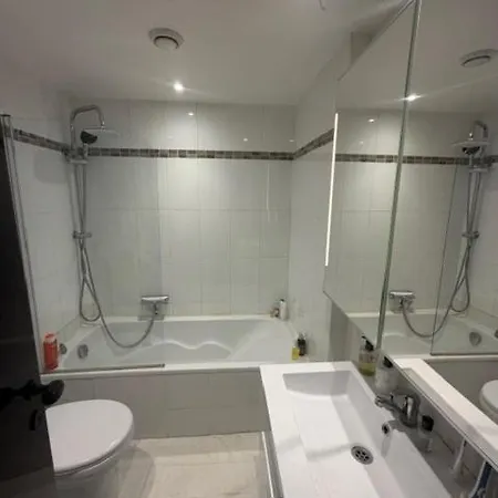 Prestigious With Pool Apartamento