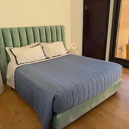 Prestigious With Pool Apartman